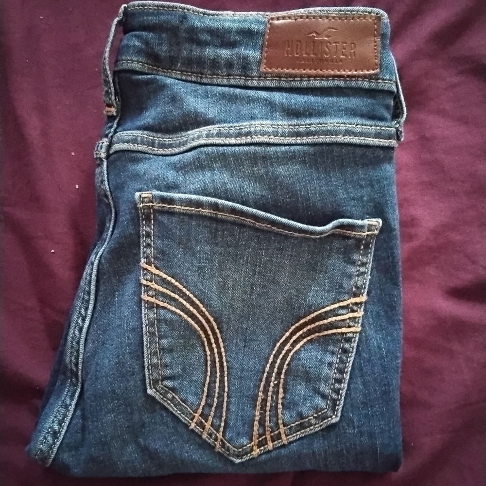 Hollister Distressed Dark Wash Skinny Jeans